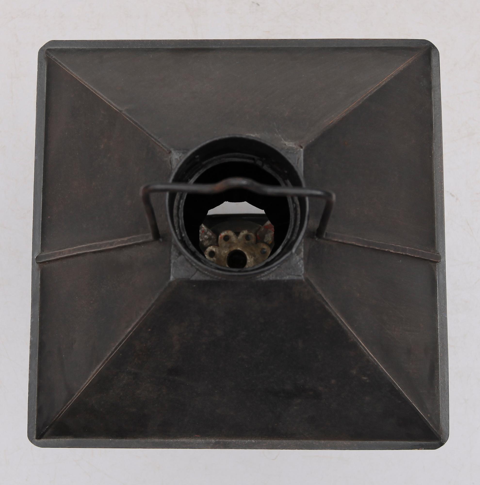 LYKTA, plåt, 1800-tal. Höjd ca 65 cm.