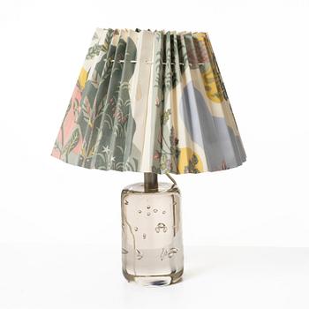 Josef Frank, table lamp, model "1819", Svenskt Tenn 1930s-40s.