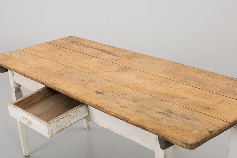 EARLY 29TH CENTURY KITCHEN TABLE.