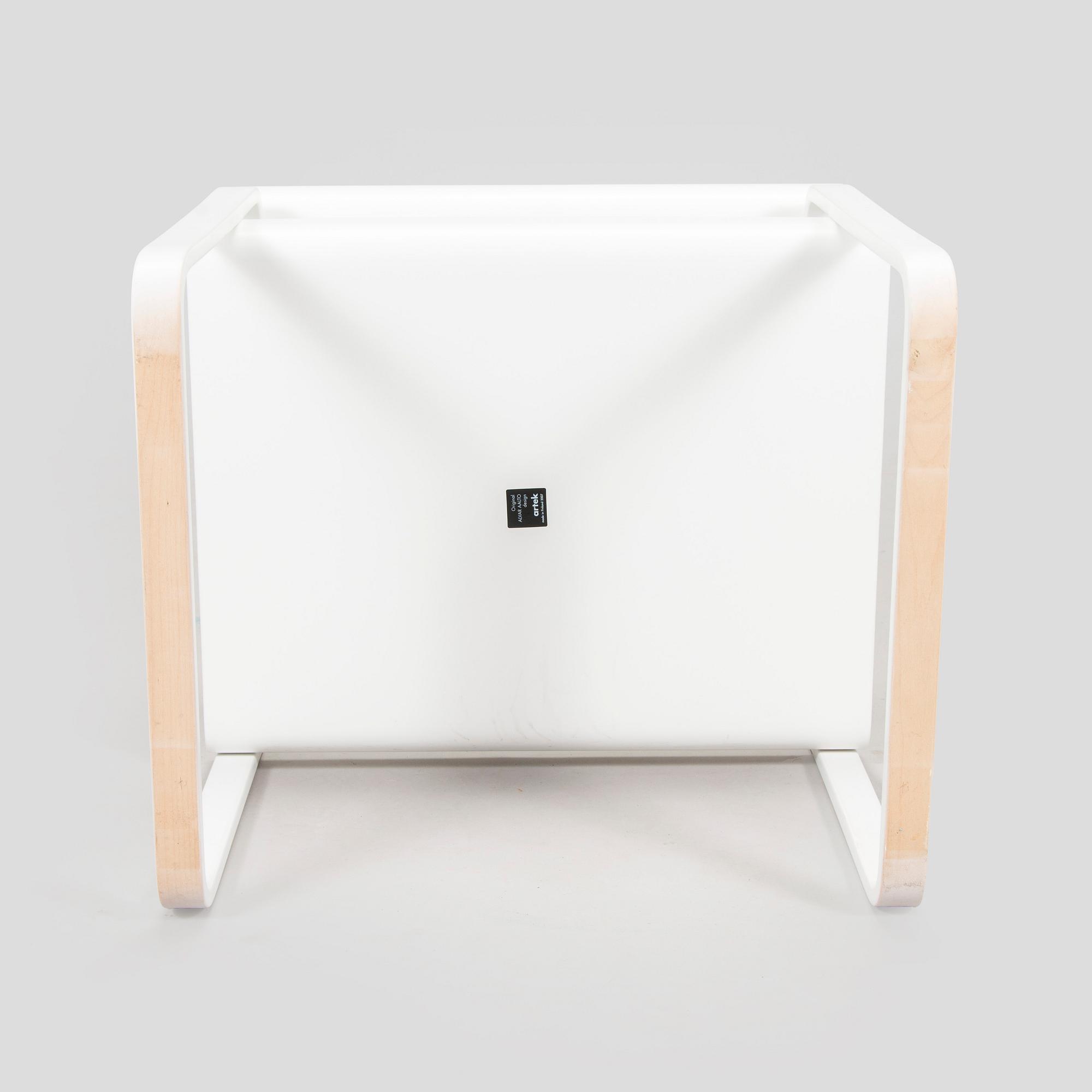 Alvar Aalto, a '915' side table for Artek, 2007.