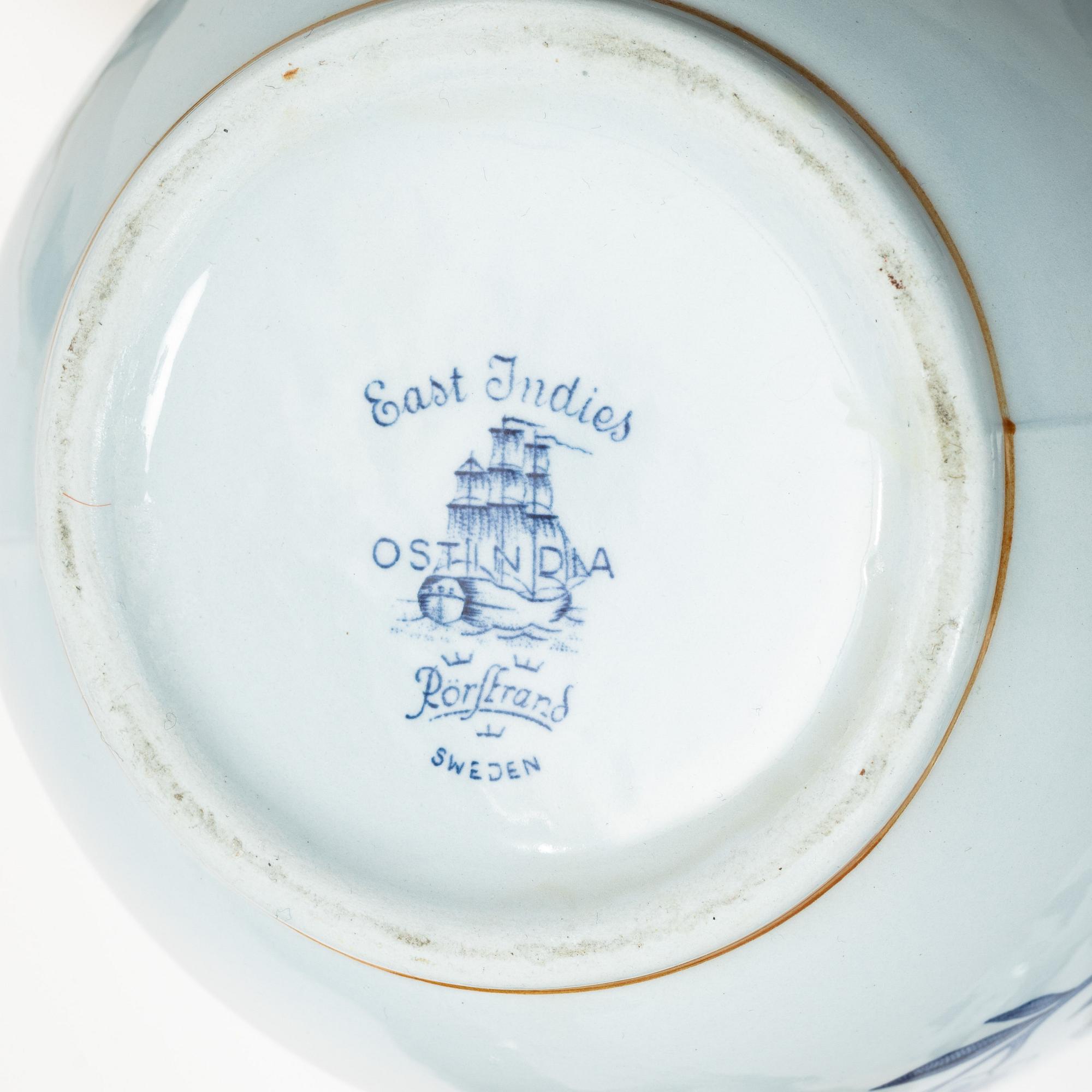 Matservis, 75 delar, "Ostindia", Rörstrand, samt en kinesisk tallrik, exportporslin, mönsterförlaga till "Ostindia".