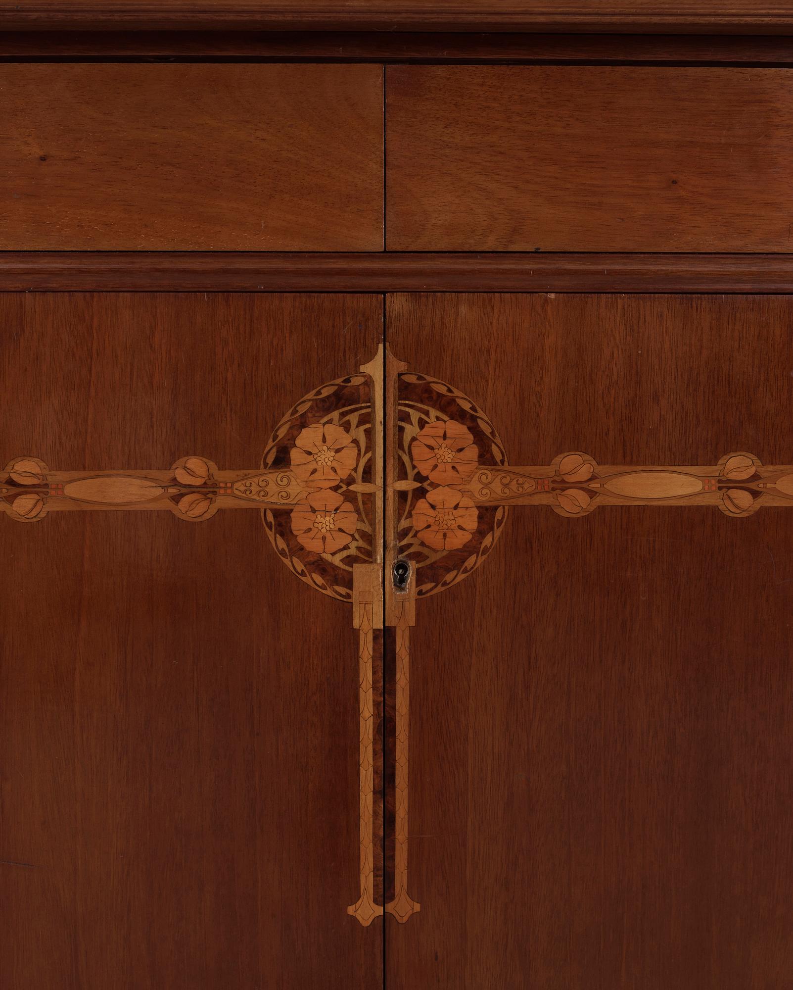SIDEBOARD, England, Jugend, omkr år 1900.