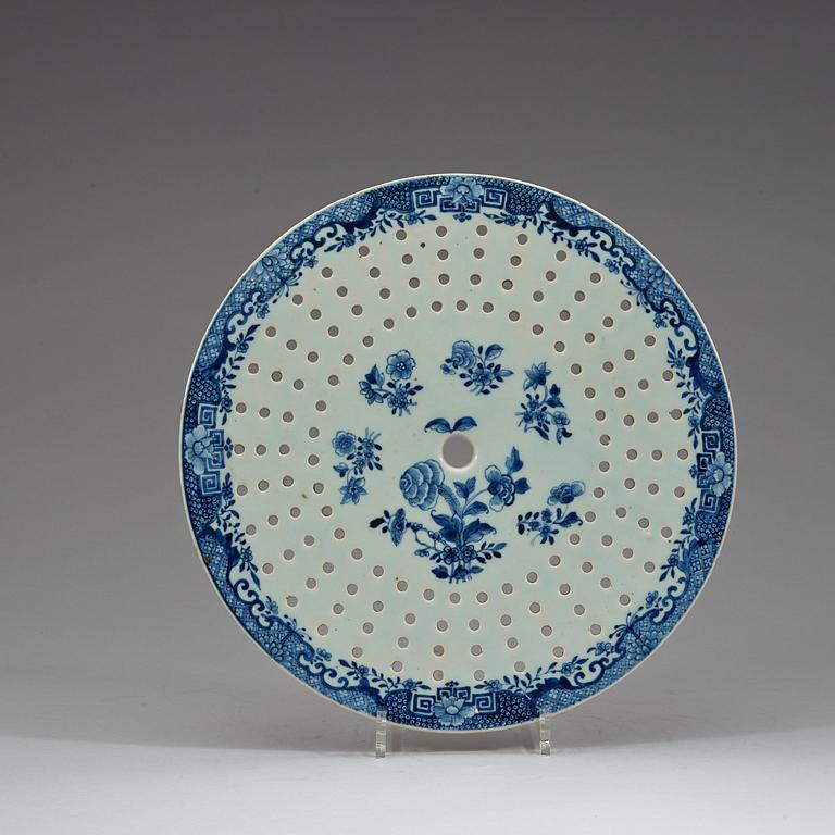 A pair of large blue and white serving dishes with strainers, Qing dynasty, Qianlong (1736-95).