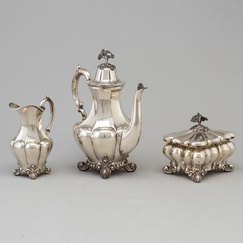 CG Hallberg, KAFFESERVIS, 3 delar, silver, rokokostil, Stockholm 1925.