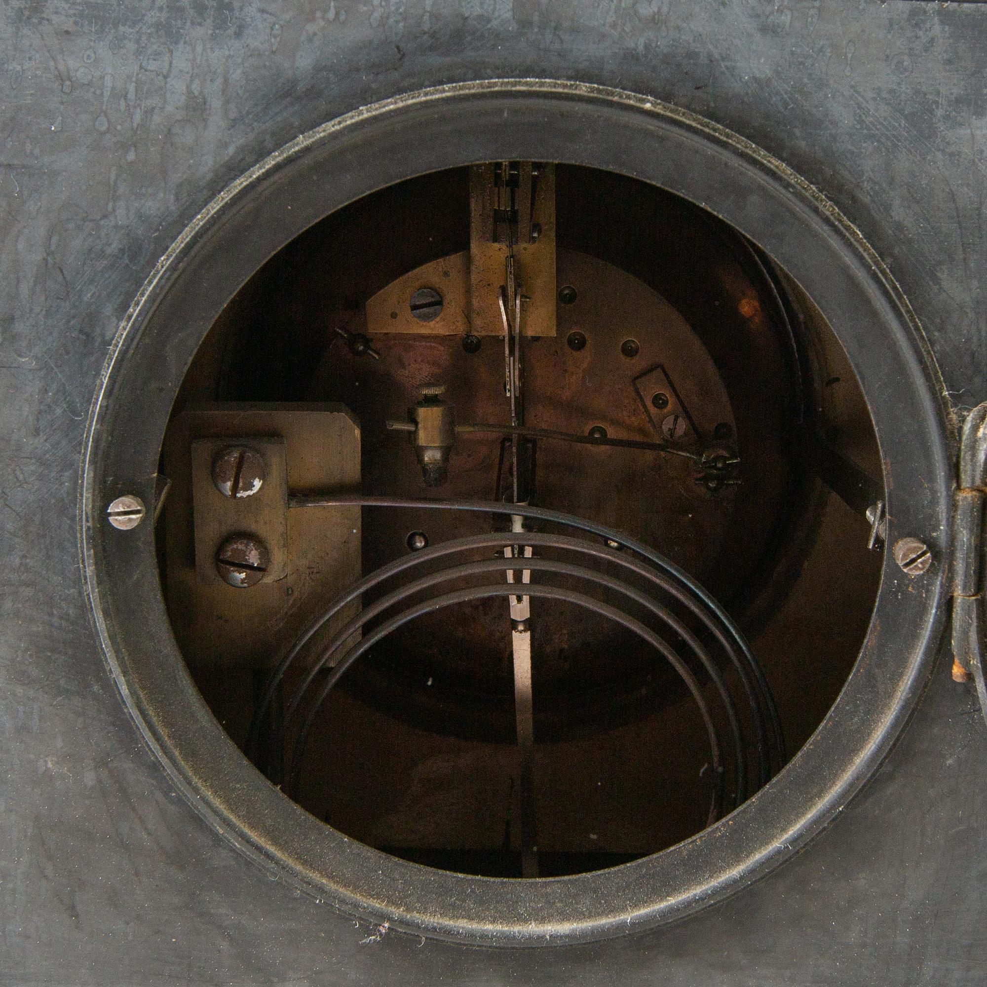 Table garniture 3 dlr early 20th century.