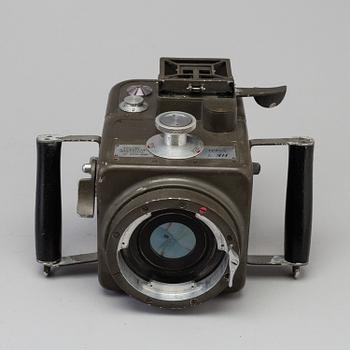 A Swedish Army Air Force Aircraft model HK 7 Camera (Hasselblad) with Case used at Södermanland's aerodrome, early 1940s.