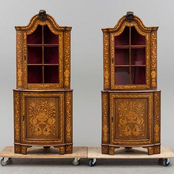HÖRNSKÅP, ett par, Holland, 1800-tal.