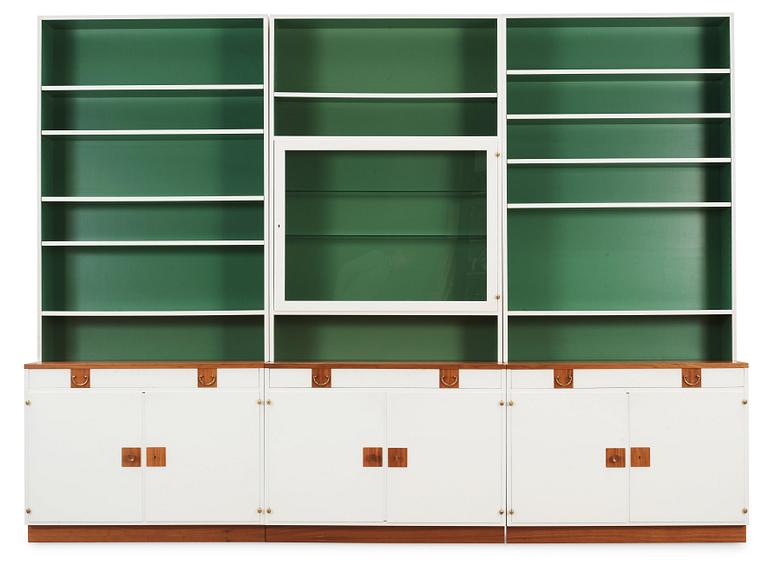 JOSEF FRANK, bokyllor, tre sektioner, Firma Svenskt Tenn, modell 2255.