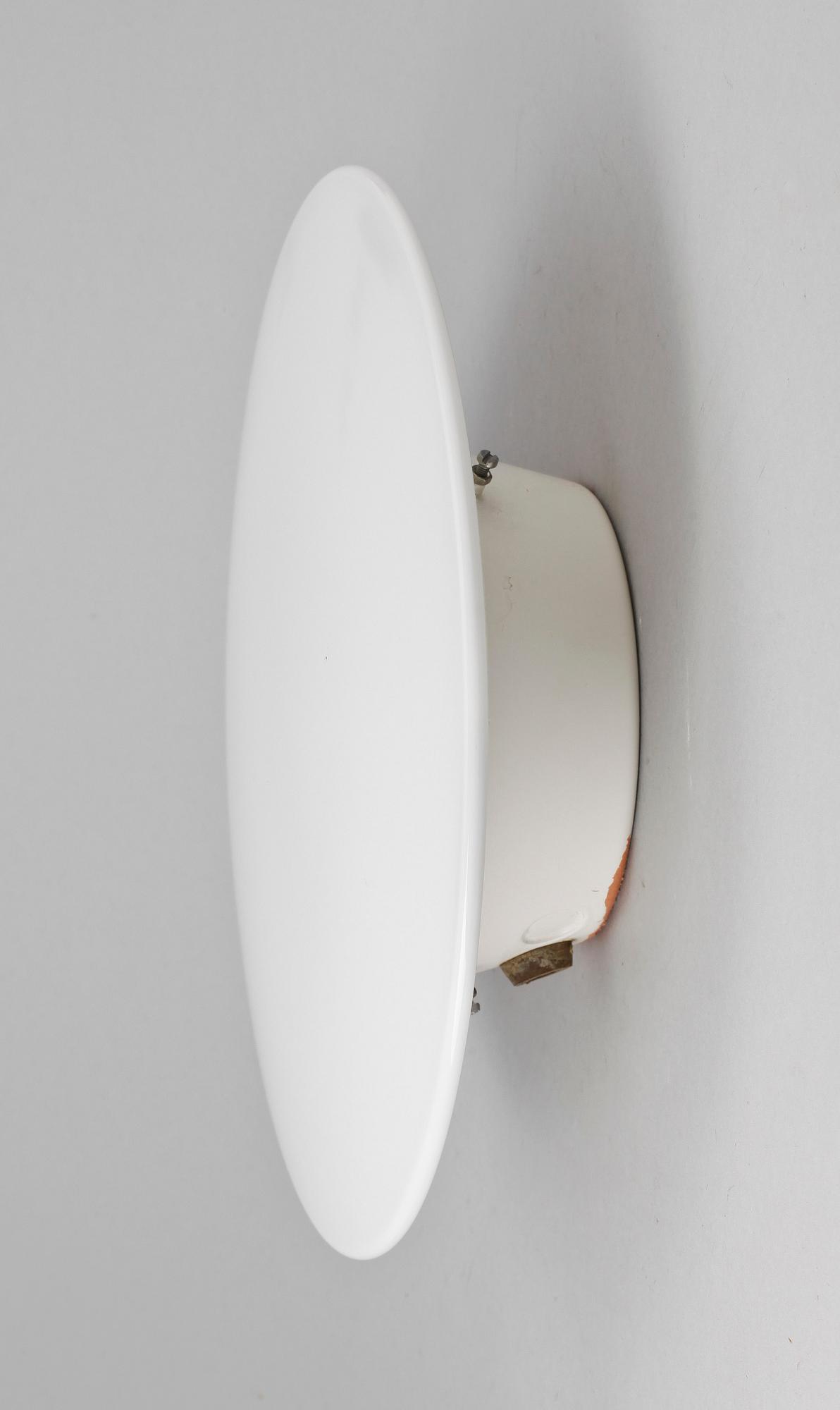 VÄGGLAMPA, "AJ-EKLIPTA". Arne Jacobsen för Louis Poulsen.