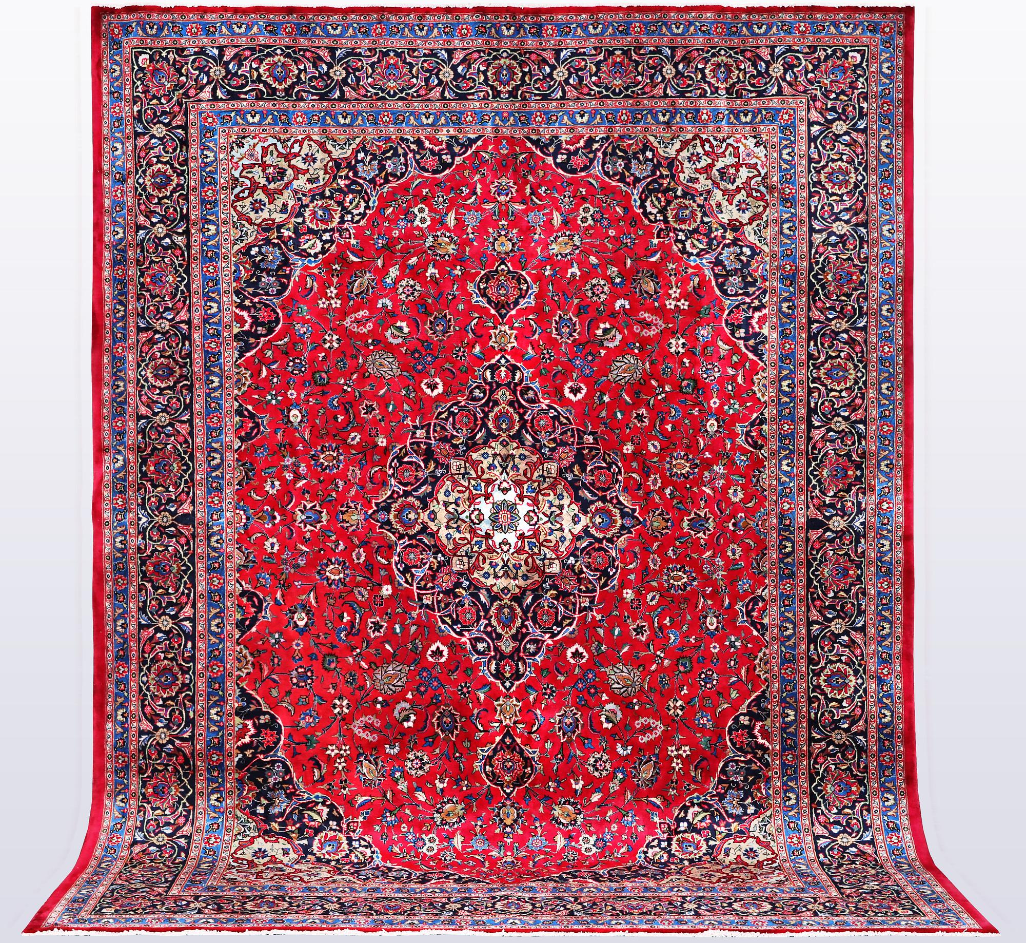 A carpet, Kashan, ca 395 x 295 cm.