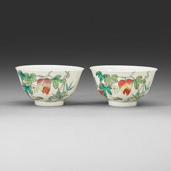 A pair of bowls, Republic (1912-49) with the mark of Jiaqing.