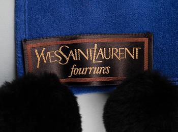 SCARF, Yves Saint Laurent.
