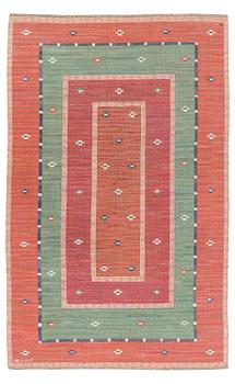 172. Märta Måås-Fjetterström, matta, "Röda Bårdmattan med grönt", rölakan, ca 282 x 178 cm, signerad AB MMF.