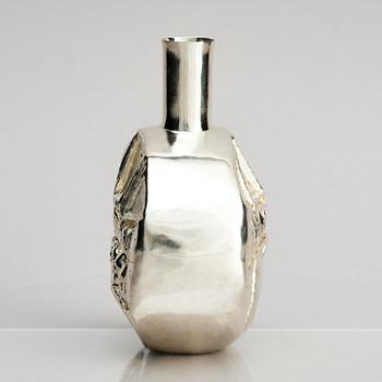 Lars Arby, a sterling silver bottle, mark of Lars Arby, Gothenburg, Sweden 1979.