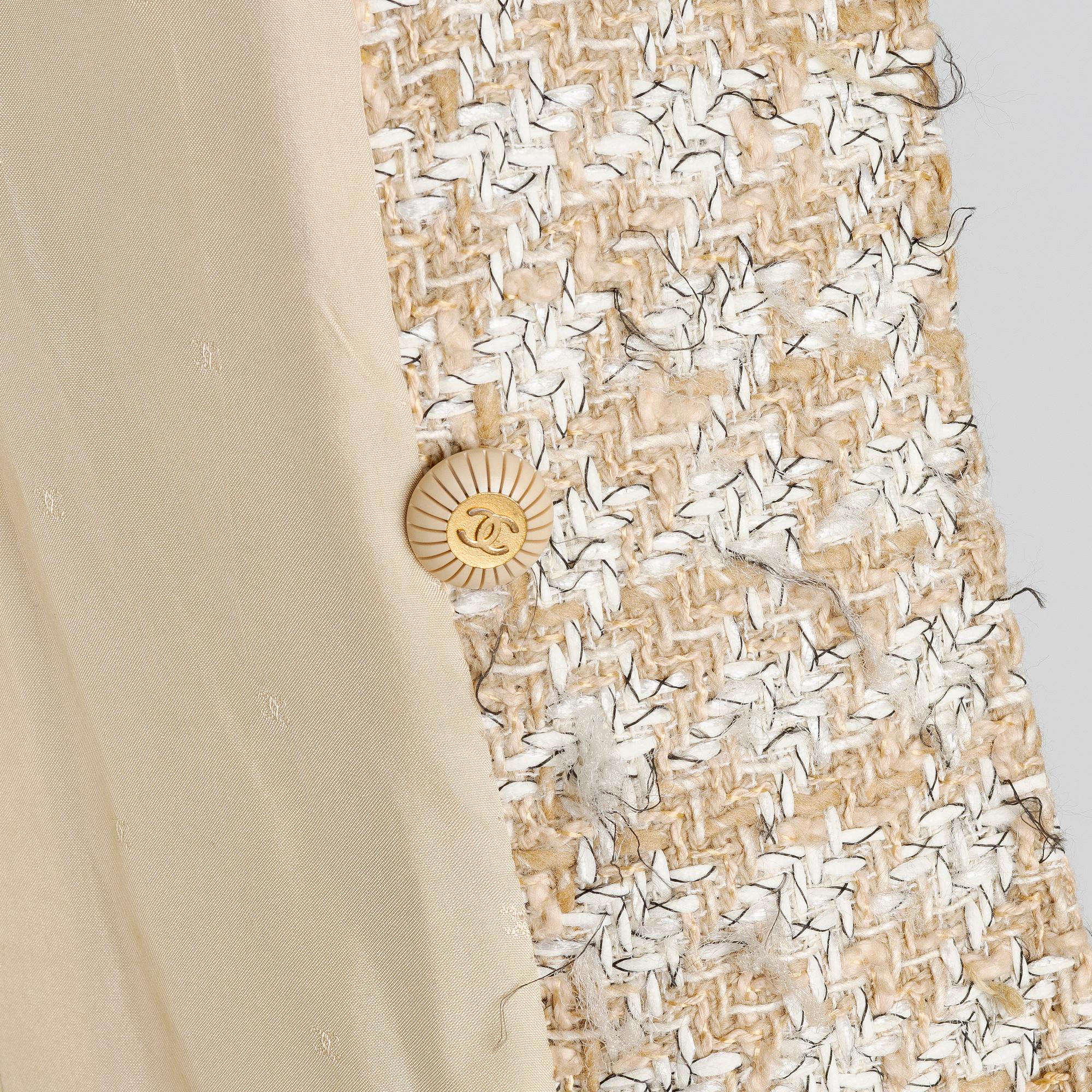 Chanel, suit, two-piece, vintage. Size Fr 36.