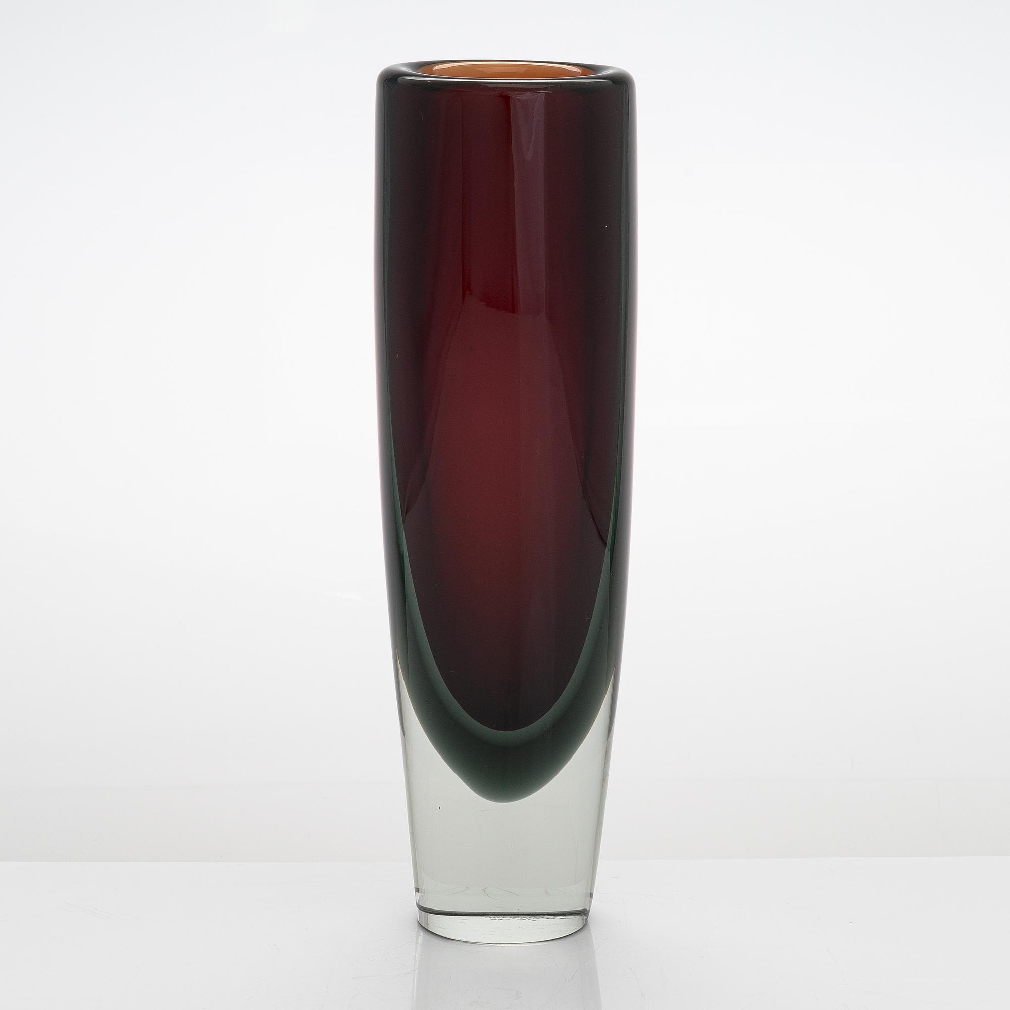 Kaj Franck, a 'KF 239' vase signed K. Franck Nuutajärvi Notsjö -63.