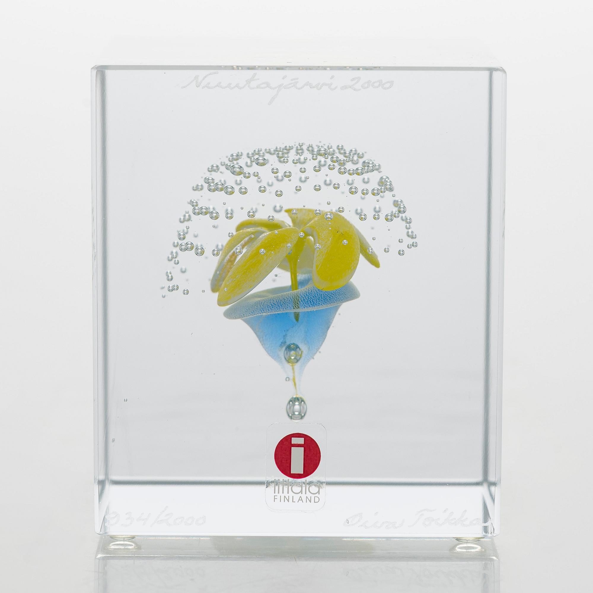 Oiva Toikka, årskub 2000, signerad Oiva Toikka Nuutajärvi 2000,  934/2000.