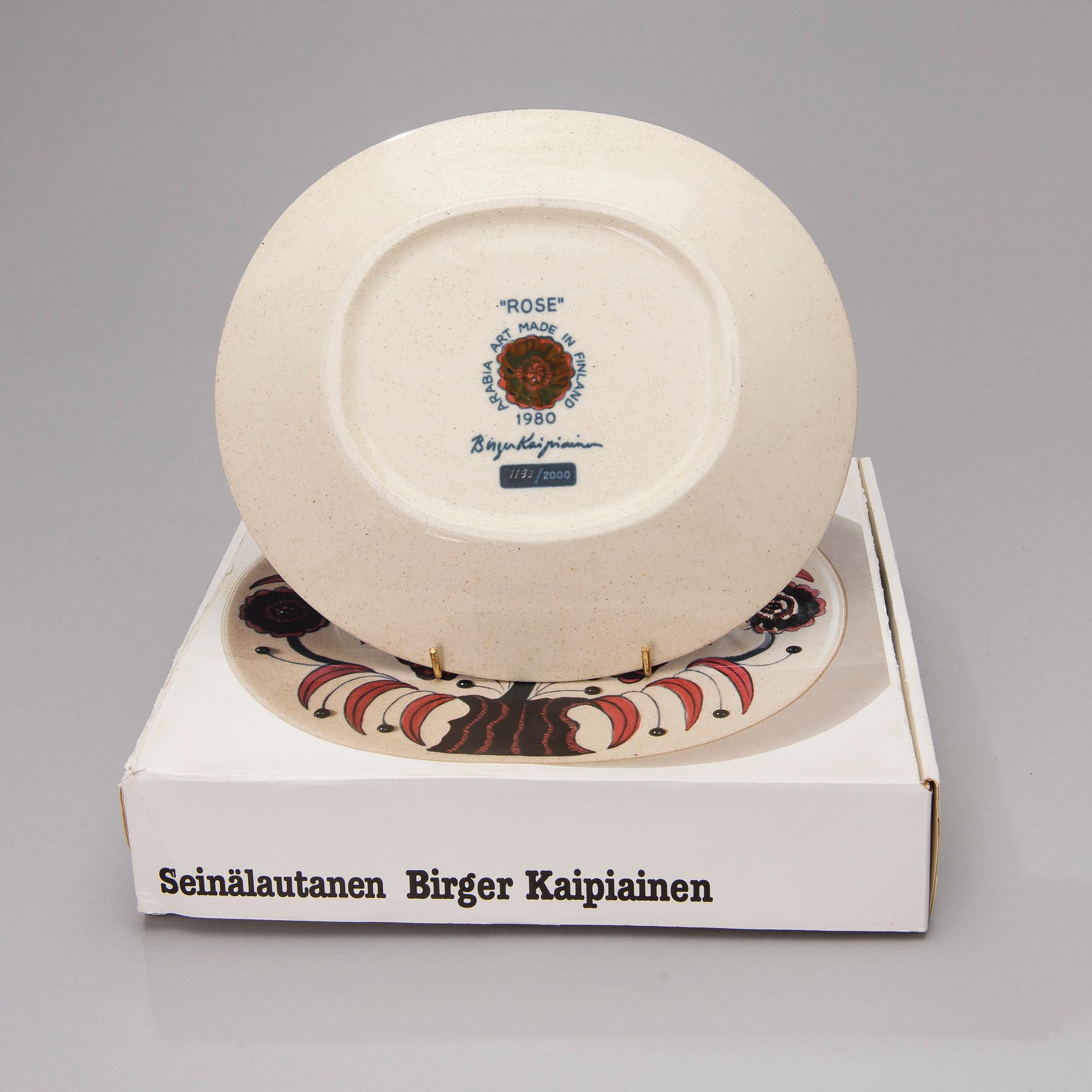 BIRGER KAIPIAINEN, SEINÄLAUTANEN, keramiikkaa, 