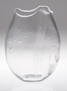 An Erik Höglund engraved glass vase, Boda, 1950's.