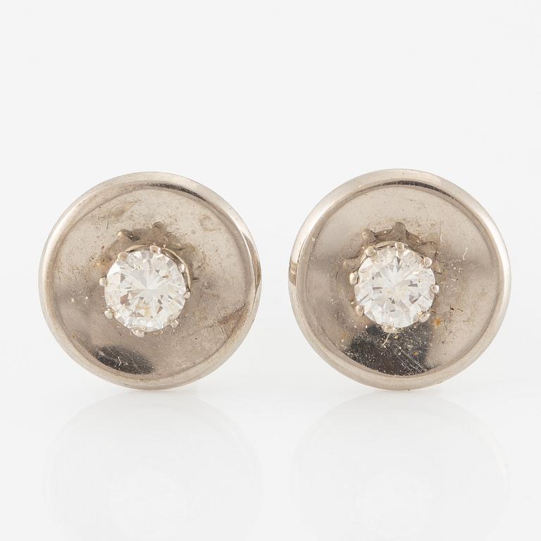 Skjortknappar, ett par, 18K vitguld och briljantslipade diamanter.