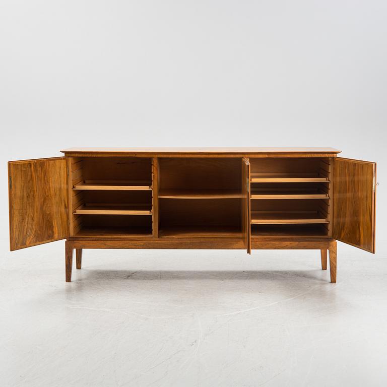 Sideboard, Fritz Hansen, Danmark, 1900-talets mitt.