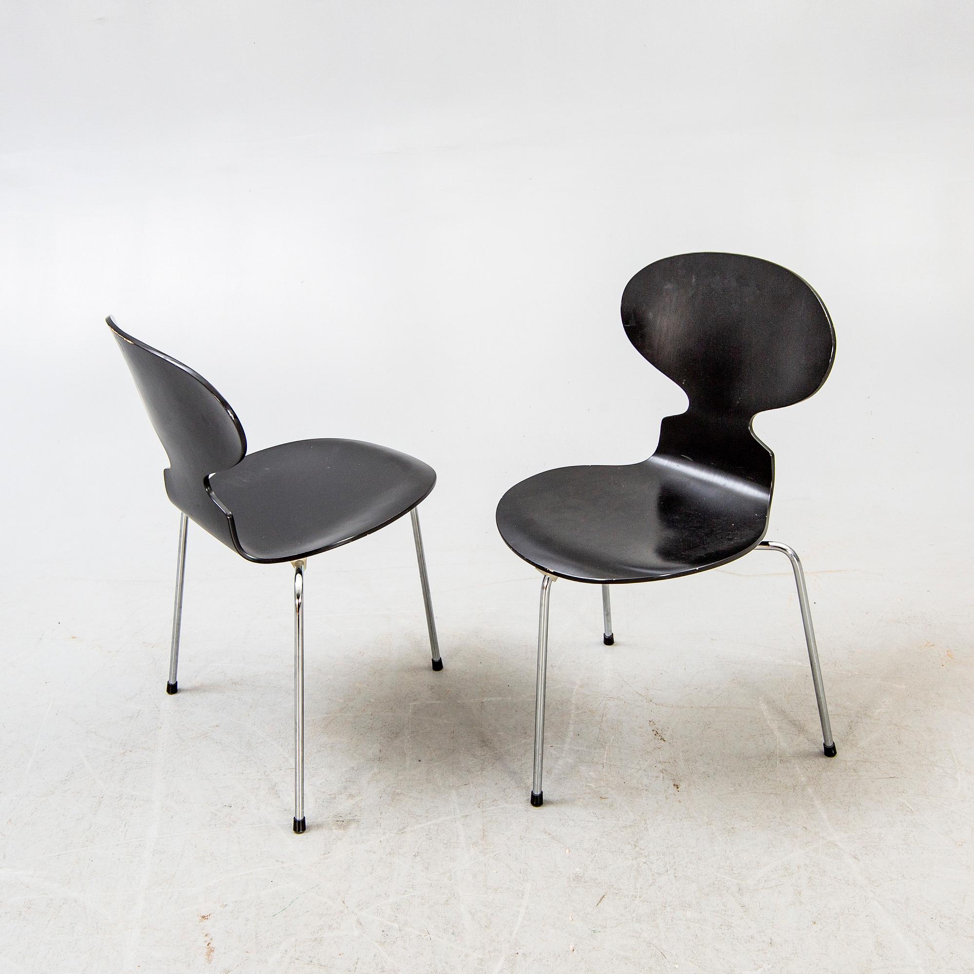 Arne Jacobsen, stolar ett par "Myran" för Fritz Hansen 1991.