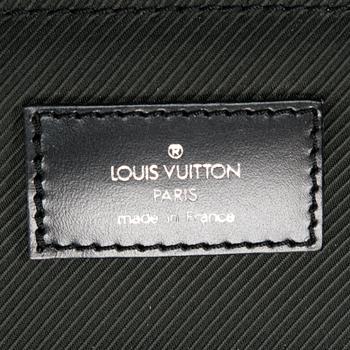 LOUIS VUITTON TAIGA LEATHER AND NYLON GARMENT BAG.