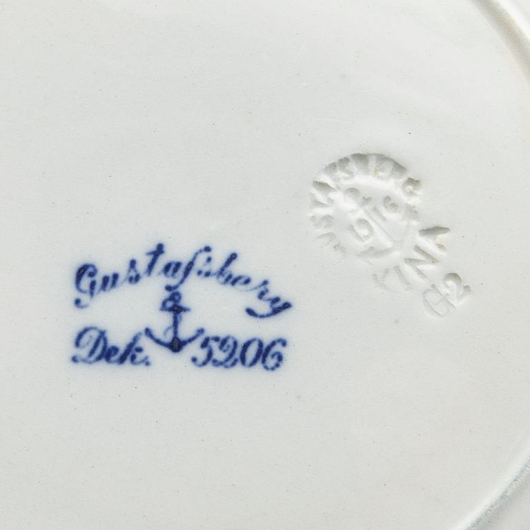Wilhelm Kåge, servis 55 dlr "Liljeblå" Gustavsberg tidigt 1900-tal flintgods.