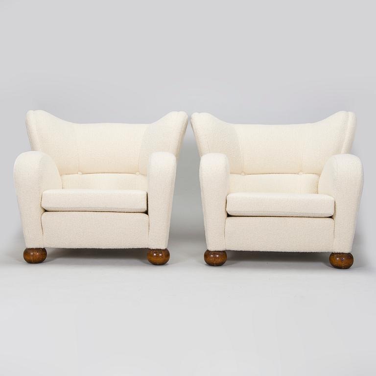 Märta Blomstedt, a pair of  'Aulanko-model' armchairs. Designed in 1939.