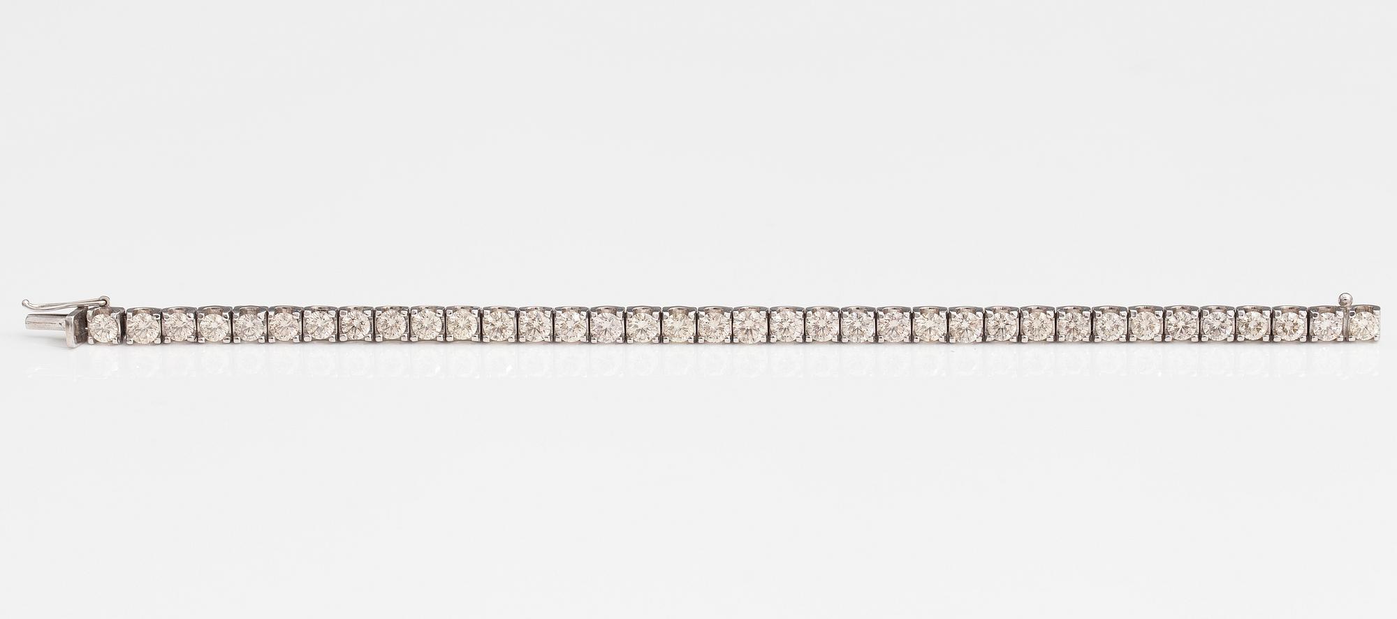 ARMBAND, 18K vitguld, briljantslipade diamanter ca 11.34 ct tot.