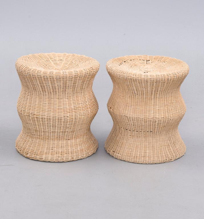 PALLAR, ett par, rotting, "Juttu Stool", Eero Aarnio, modellen formgiven 1961.