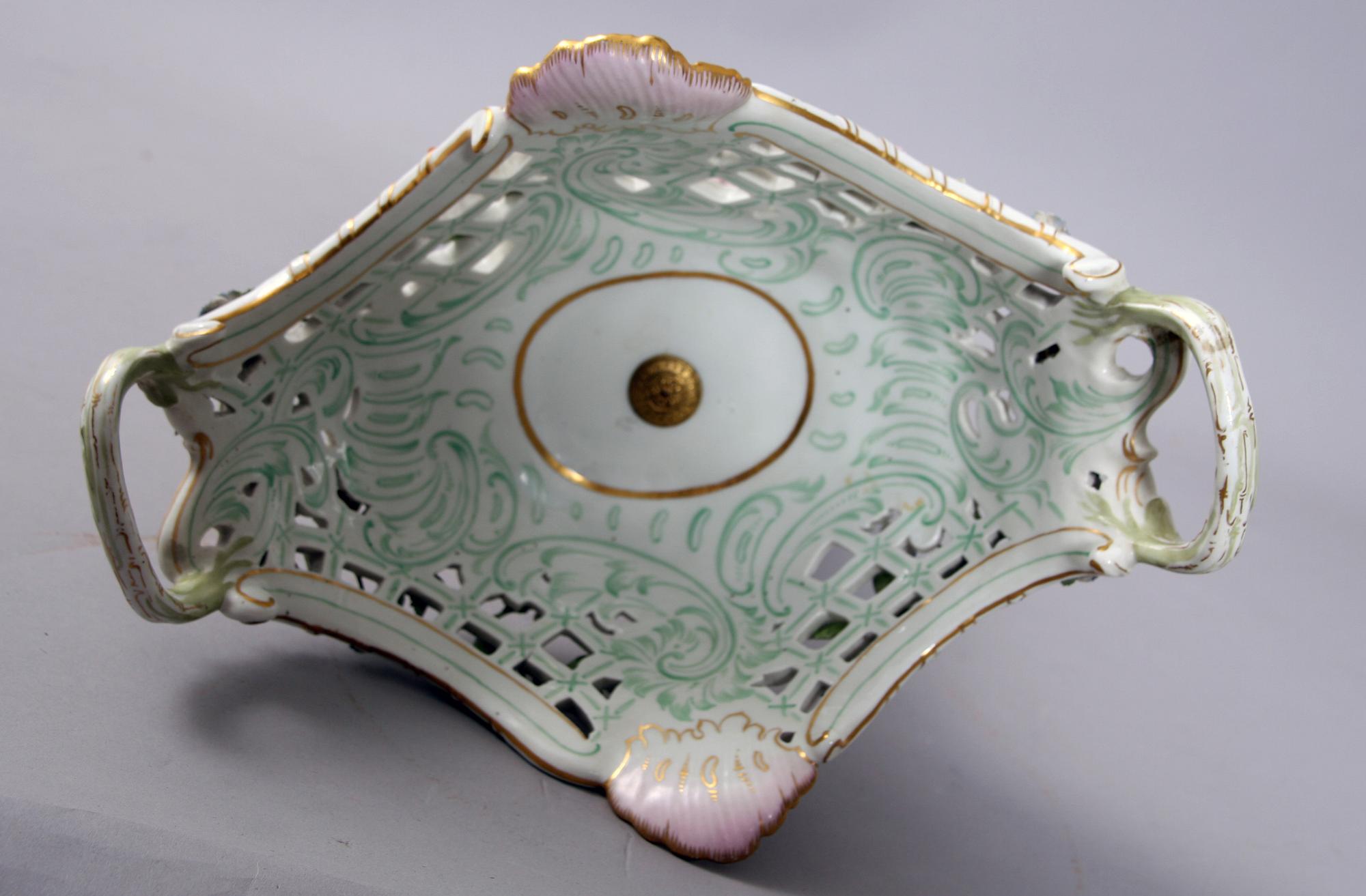 UPPSATSSKÅL, porslin. Meissen. 1800-talets slut.