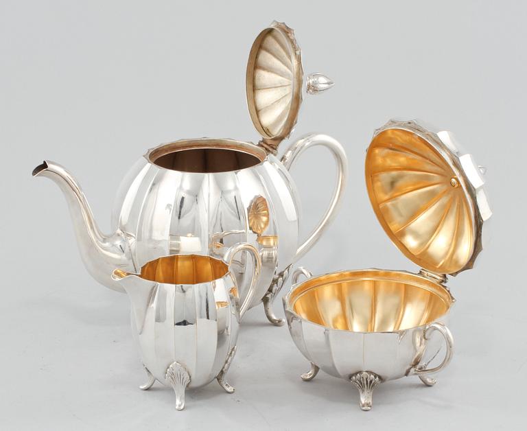 KAFFESERVIS, 3 delar, nysilver, C G Hallberg, Stockholm, omkring 1900-talets mitt.