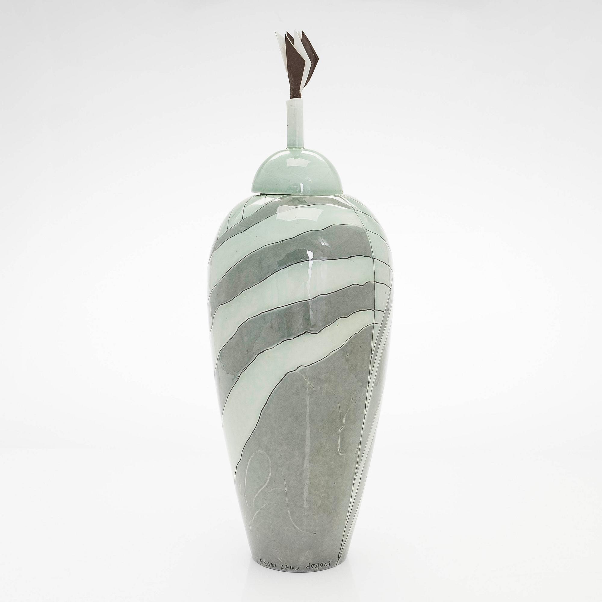 Inkeri Leivo, urna med lock, keramik, signerad Inkeri Leivo Arabia.