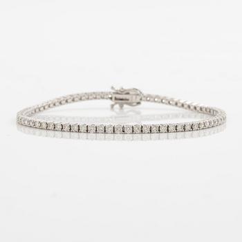Tennis bracelet 18K white gold with brilliant-cut diamonds.