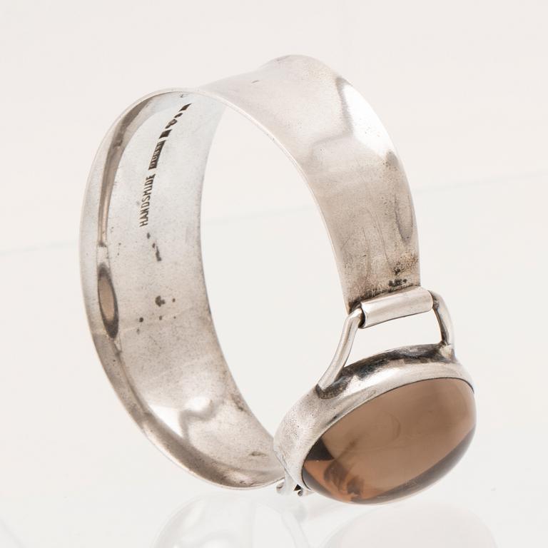 Silver bracelet with cabochon-cut smoky quartz, Gussi Malmö 1964.