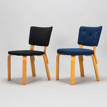 Alvar Aalto, Two mid-20th century '62' chairs for O.Y. Huonekalu- ja Rakennustyötehdas A.B.