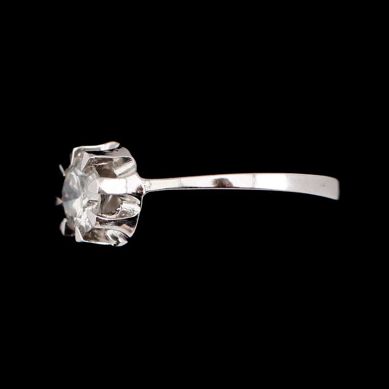 RING, 18 k vitguld, solitär briljantslipad diamant  ca 1.00 ct.