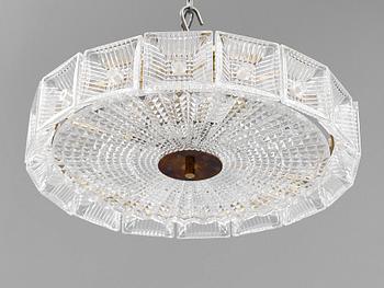 TAKLAMPA, glas, Carl Fagerlund, Orrefors, 1960/1970-tal. Diameter 43 cm.