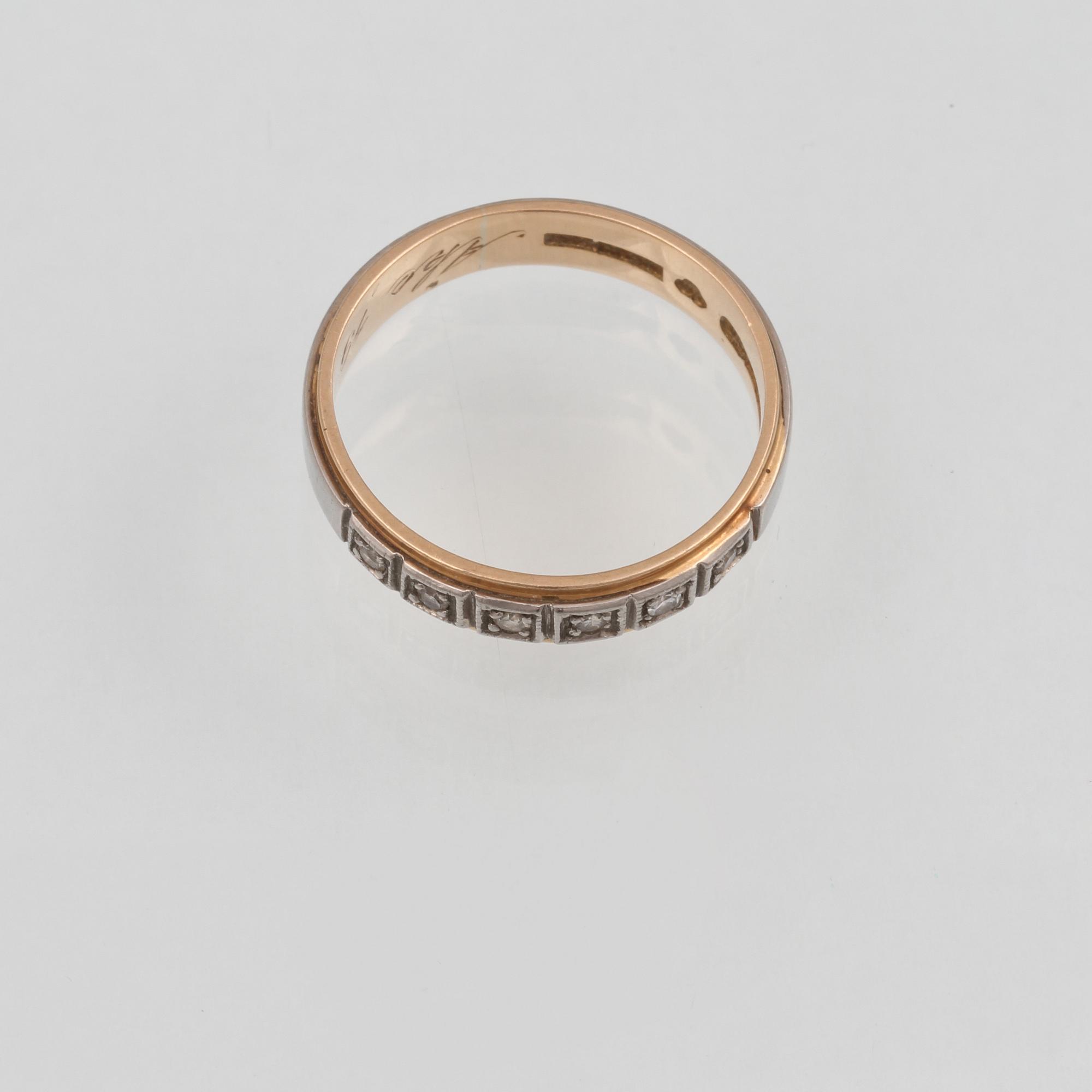 RING, 18K guld med 6 åttkantslipade diamanter, Ceson, Göteborg, 1960. Vikt 3,7 gram.