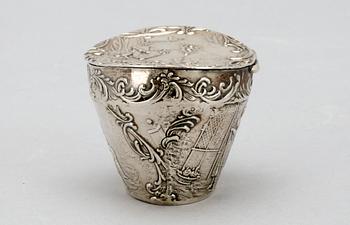 DOSA, 800 silver, Simon Rosenau , Tyskland 1900-tal. Vikt 47 g.