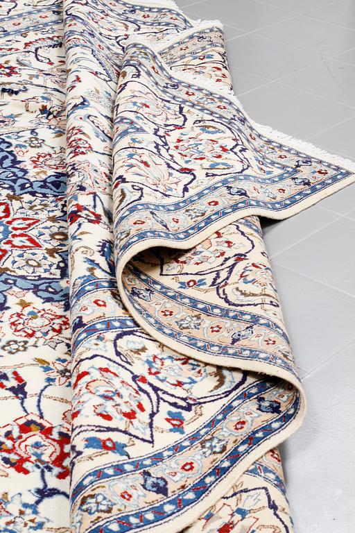 MATTA, Nain, part silk, 397 x 289 cm.