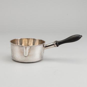 A FRENCH SILVER SAUCEPAN.