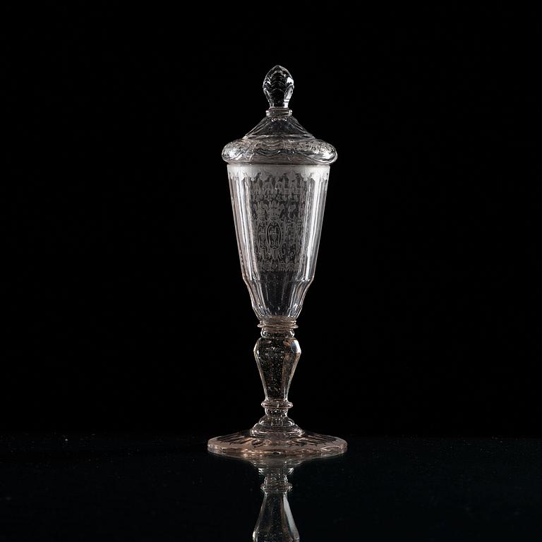 POKALGLAS med LOCK. Böhmen, 1700-tal.