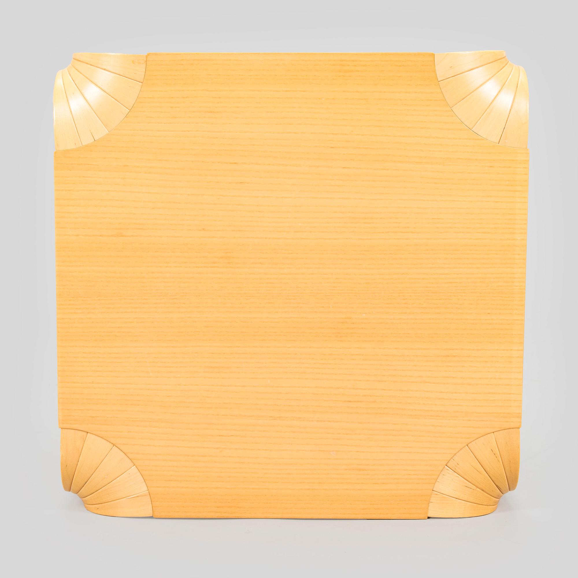 Alvar Aalto, pall X601, Artek 1999.