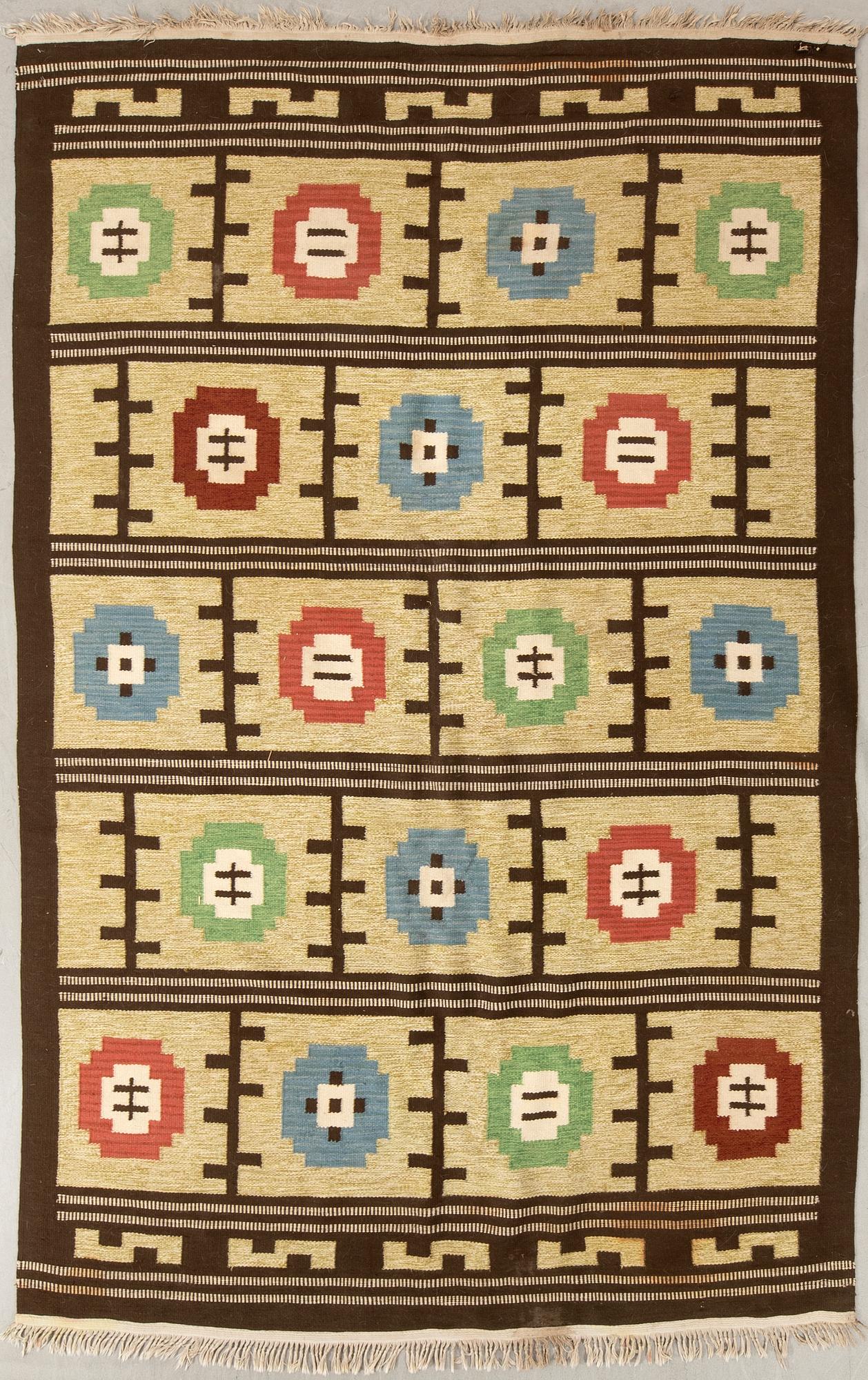 Matta rölakan 1940/50-tal ca 305x197 cm.