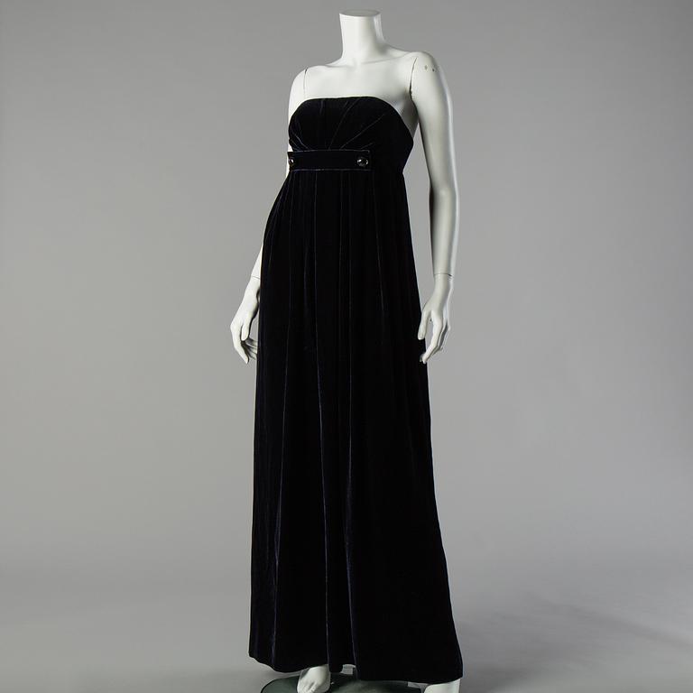 a Vera wang dress size 42/8.