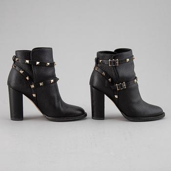 VALENTINO, leather bo0ts, size 37.