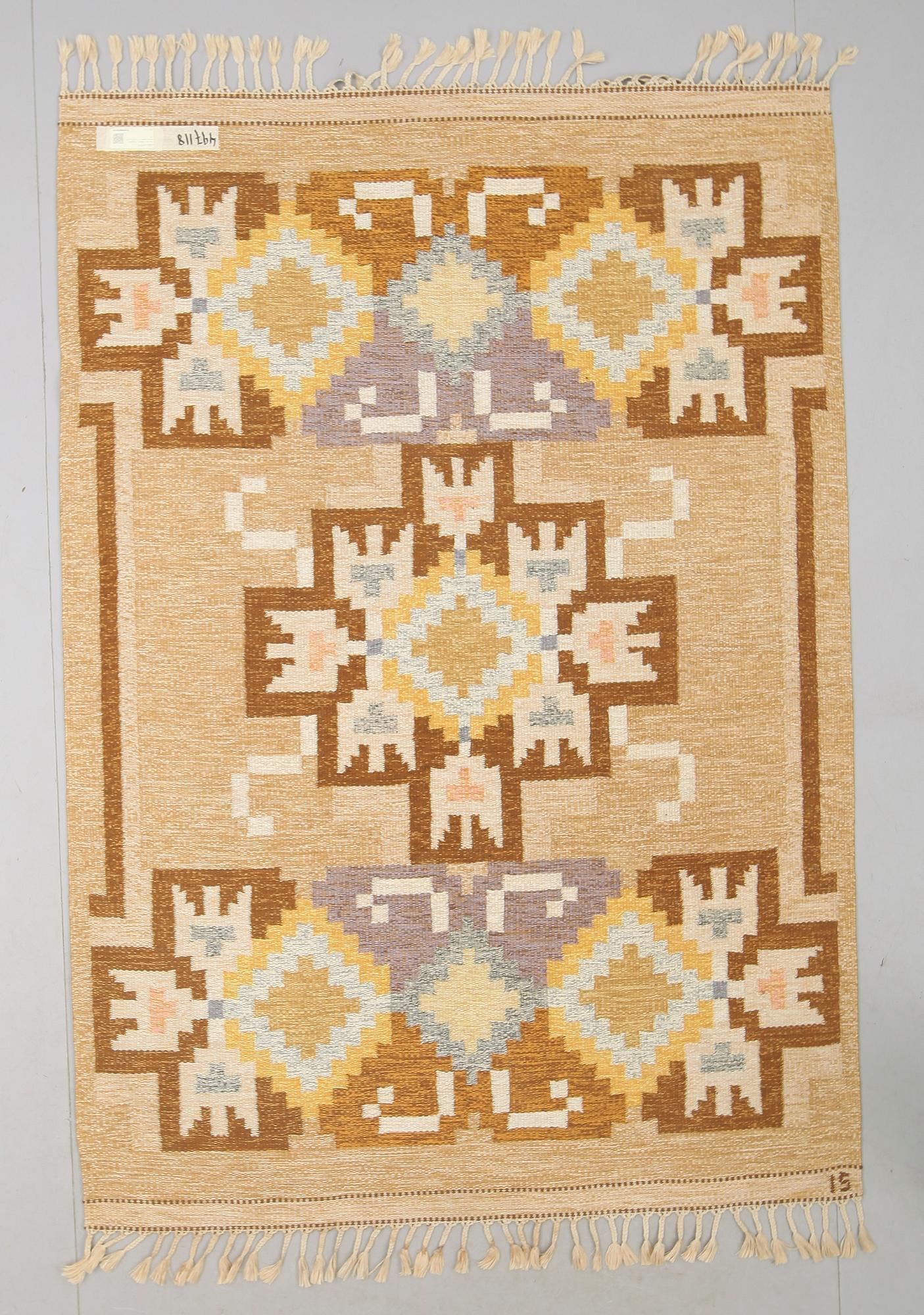 MATTA, rölakan, Ingegerd Silow, märkt IS, "Hardanger". Ca 165 x 235 cm.