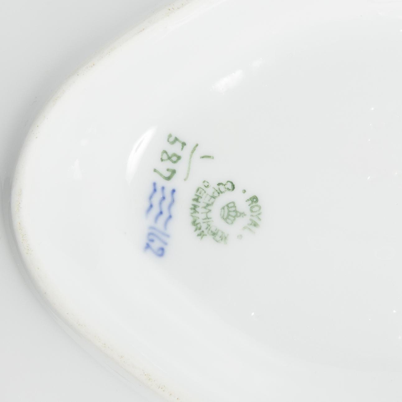 Royal Copenhagen, servisdelar 4 st, "Musselmalet", Danmark.